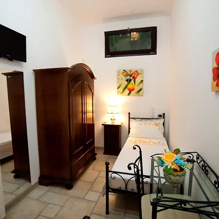 Anxa Bed & Breakfast 3*